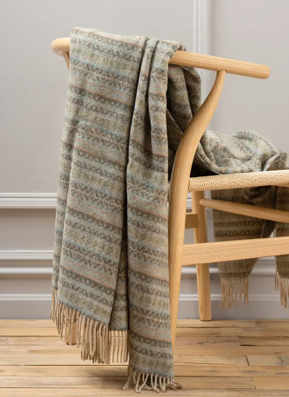 Fairisle Patterned Aqua Highland Wool Throw 